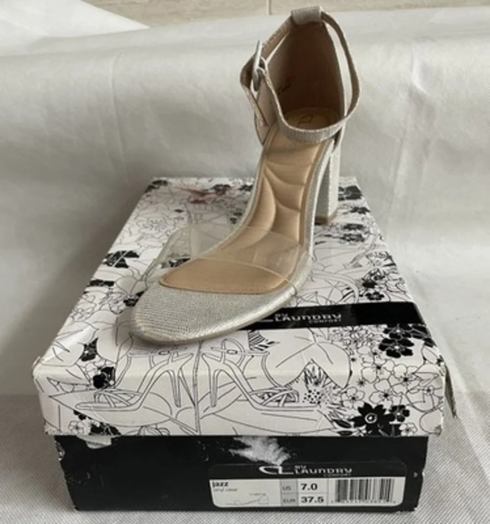 CL Chinese Laundry Jazz Clear Silver Iridescent Vinyl Block Heel Sandal Sz 7 NIB